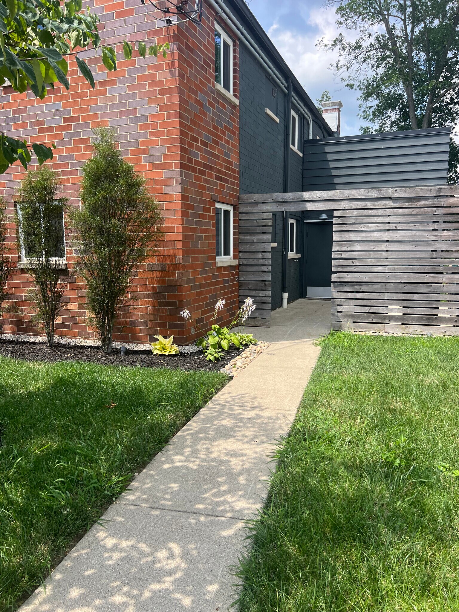 Building Photo - 4711 Osgood St