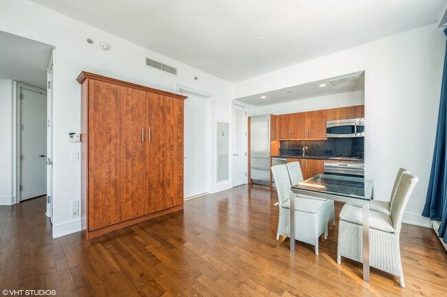 Building Photo - 401 N Wabash Ave