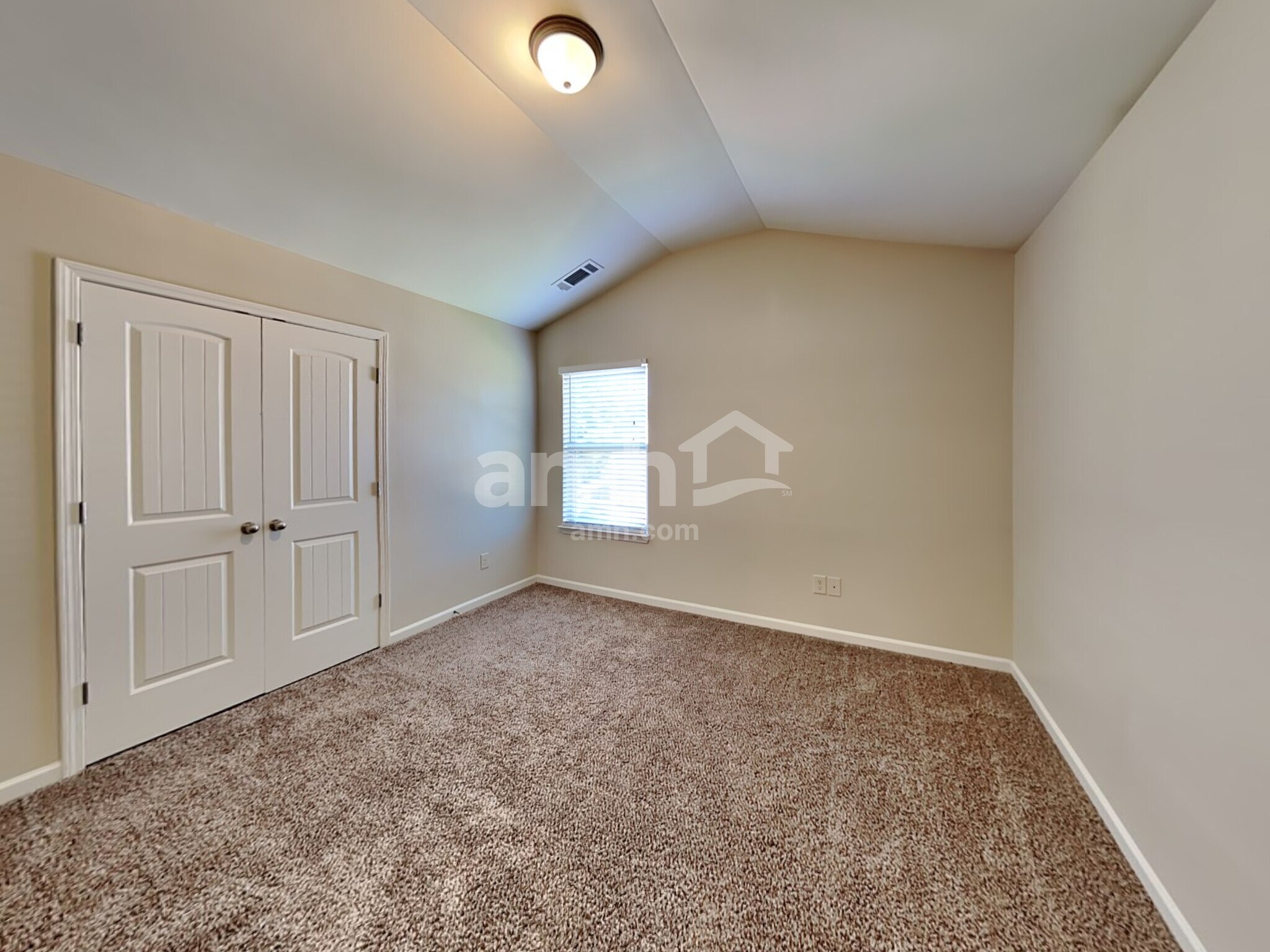 Building Photo - 812 Whitfield Oak Rd