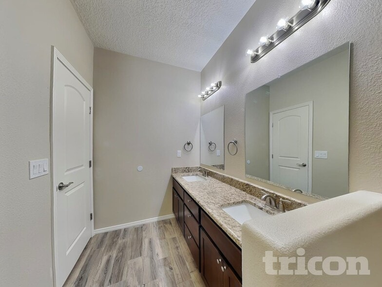 Building Photo - 981 Firewheel Ave SW