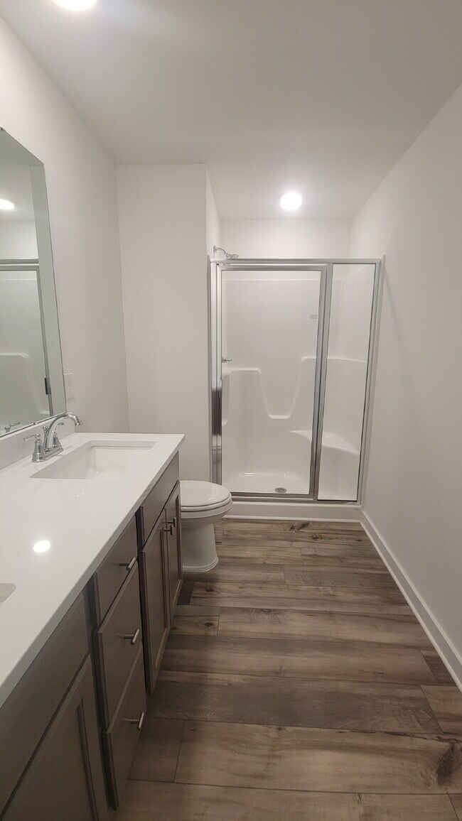 Building Photo - 7580 Discovery Pt Dr NW