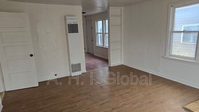 Building Photo - 309 N Florida St