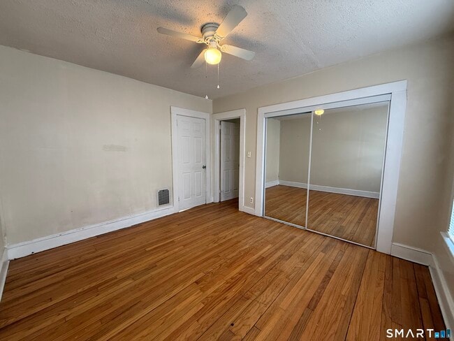 Building Photo - 62 Putnam St