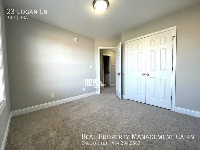 Building Photo - Braxton Park 3 Bedroom 2.5 Bath Townhome