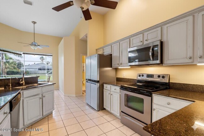 Building Photo - 137 Martesia Way