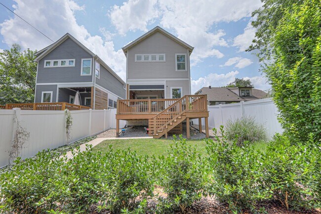 Building Photo - Luxurious 4BR Home Close to 12 South