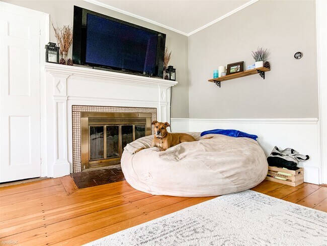 Building Photo - 306 Riverside Ave