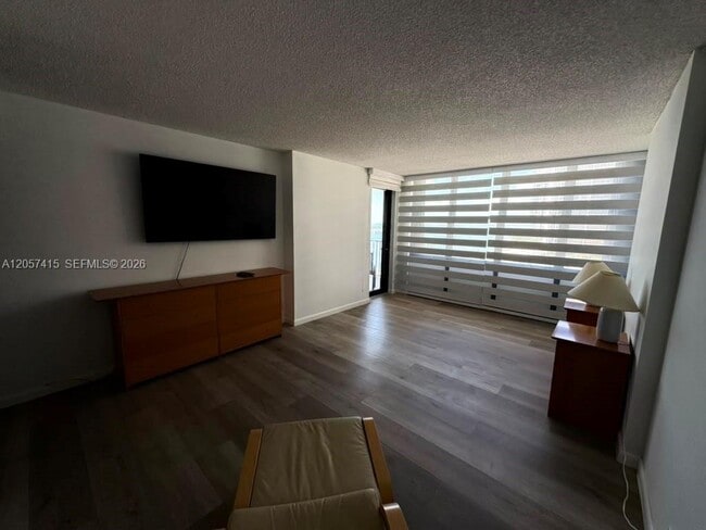 Building Photo - 1865 Brickell Ave