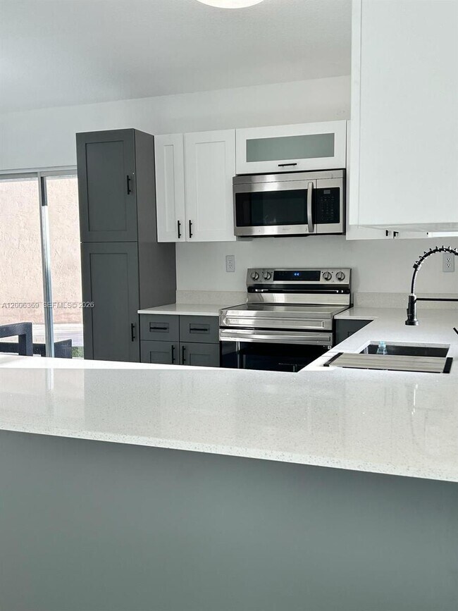 Building Photo - 820 NW 132nd Ct