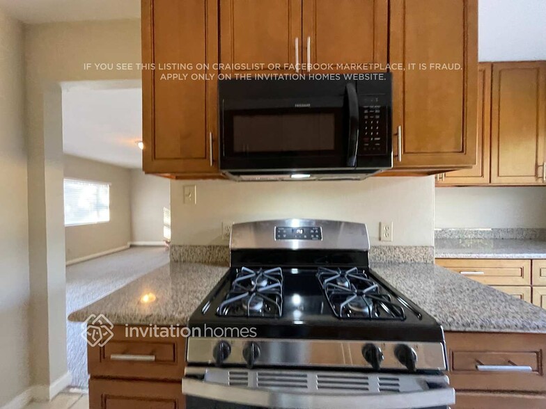 Building Photo - 508 Vervais Ave