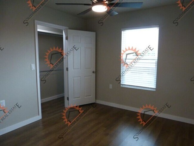 Building Photo - New Spacious 2 bedroom 2 bath Duplex.