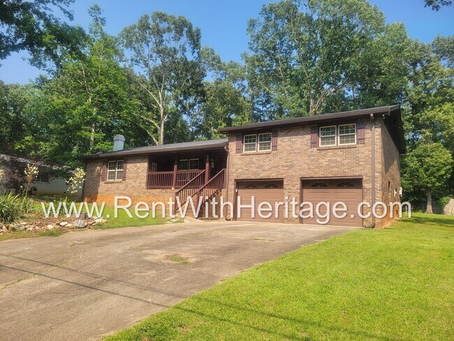 Building Photo - Gorgeous 3bd/2bath Brick Home/ Attention To Detail/ Upgrades Galore/ Great Location