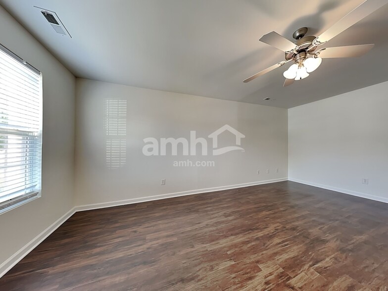 Building Photo - 1209 Plexor Ln
