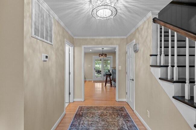 Building Photo - 327 Plantation Dr