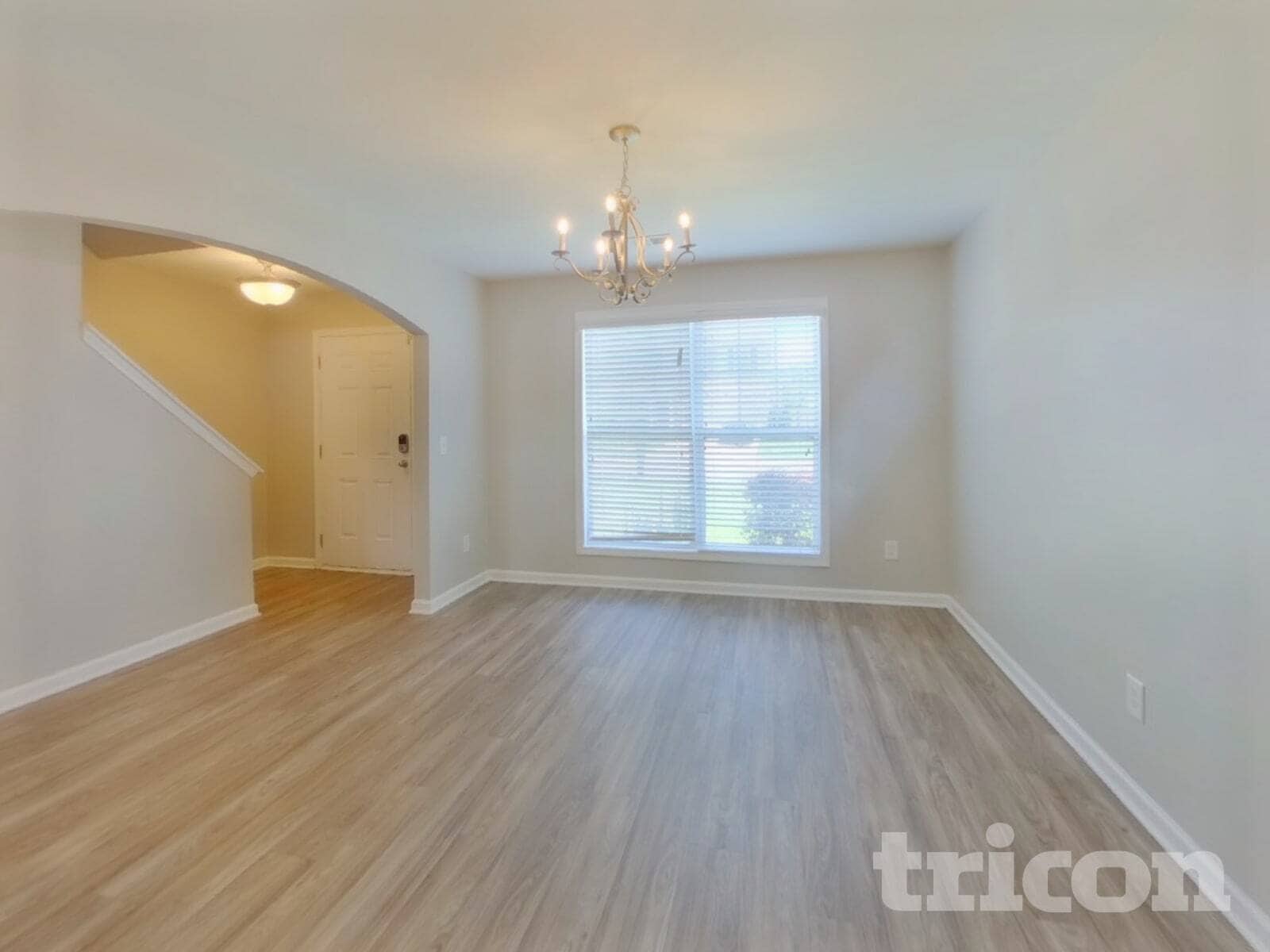 Building Photo - 831 Dovefield Ln