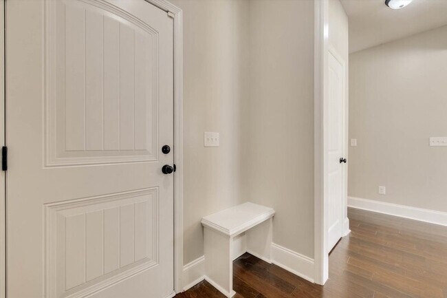 Building Photo - 127 Radcliff Dr