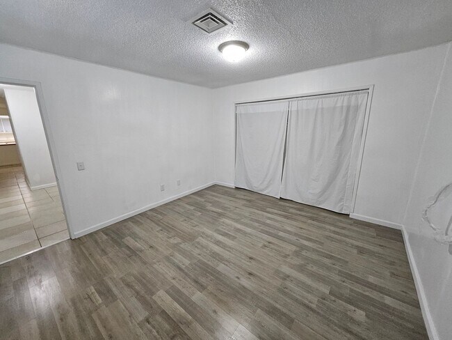 Building Photo - 2 Bedroom Home Located in Bullhead City