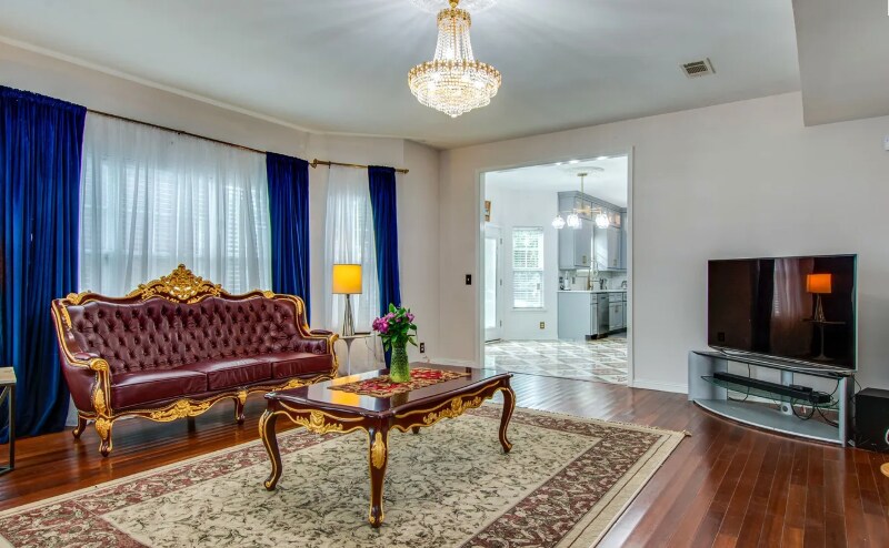 Building Photo - 6777 Autumn Oaks Dr