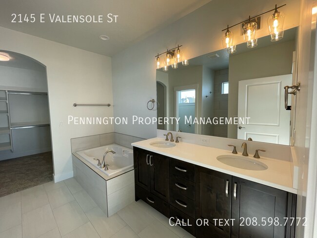 Building Photo - 2145 E Valensole St