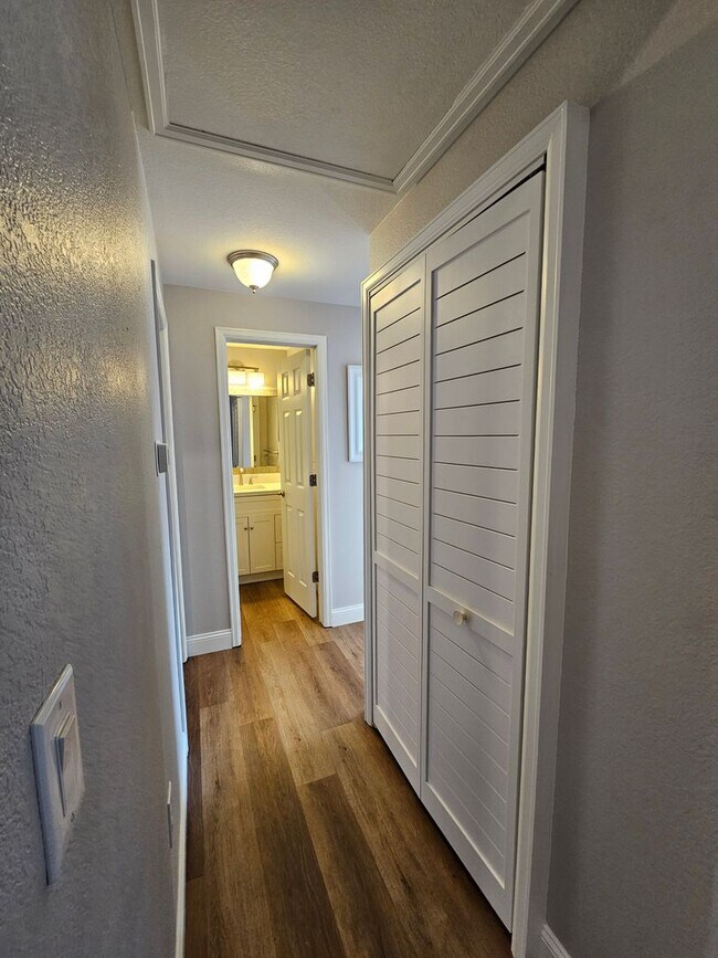 Building Photo - Fully Remodeled Condo in Broomfield
