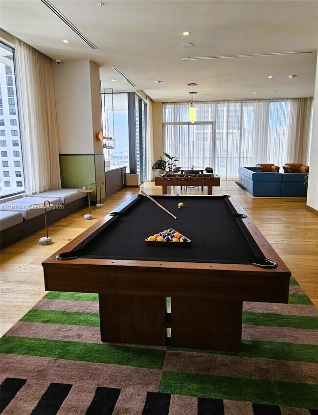 Building Photo - 11 NE 6th St