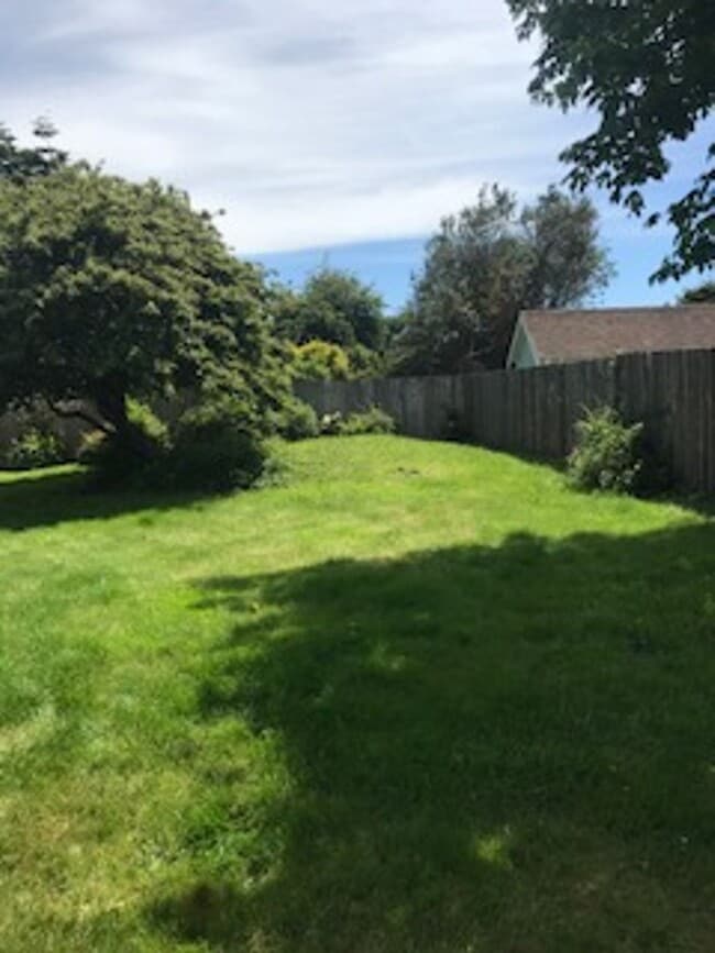 Building Photo - Pet-friendly Trinidad cottage near the beach & shopping!