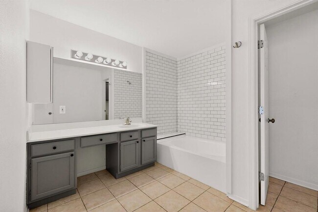 Building Photo - 2450 Wickersham Ln