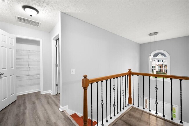 Building Photo - 702 Ashley Glen Ln