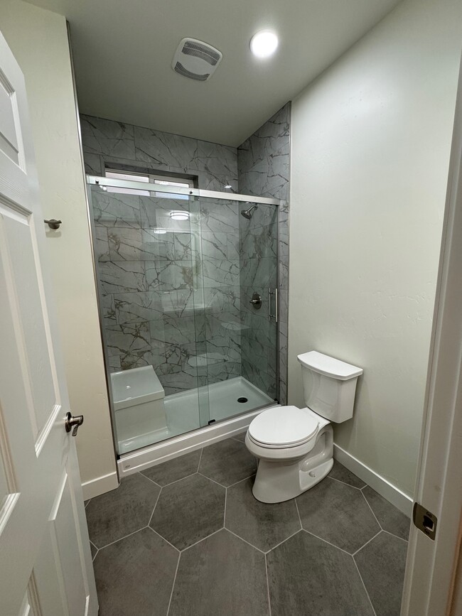 Building Photo - 5609 Benhenry Ct