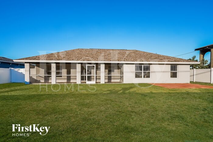 Building Photo - 4113 SW 8th Pl