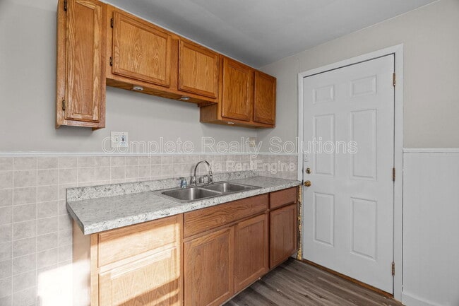 Building Photo - 4304 Springdale Ave