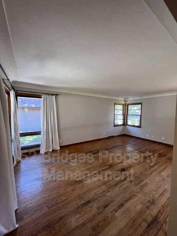 Building Photo - 3122 Shawnee Ave