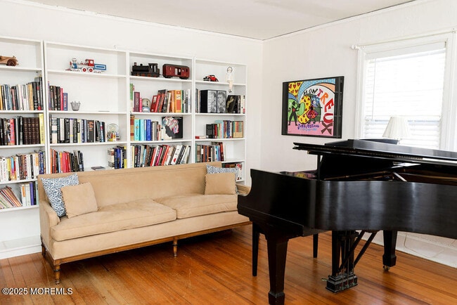 Building Photo - 17 Beach Rd