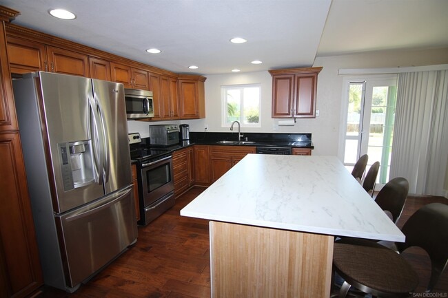 Building Photo - 16328 Bassett Ct
