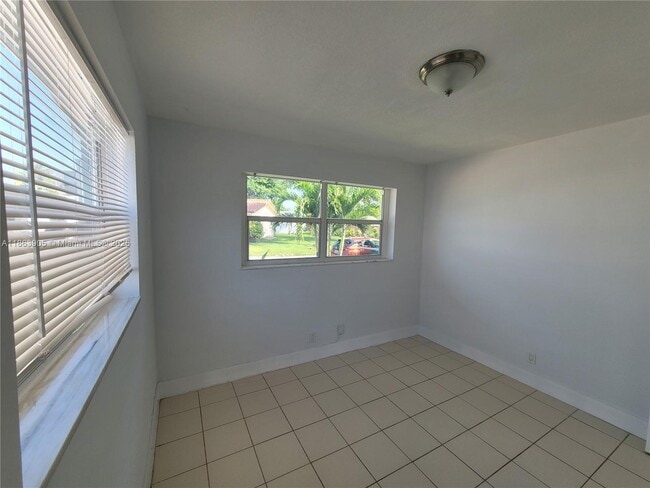 Building Photo - 4519 NW 49th Dr