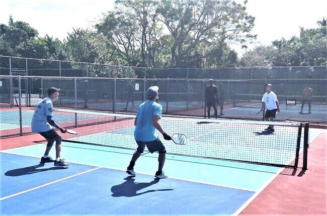 Building Photo - 2804 Victoria Way