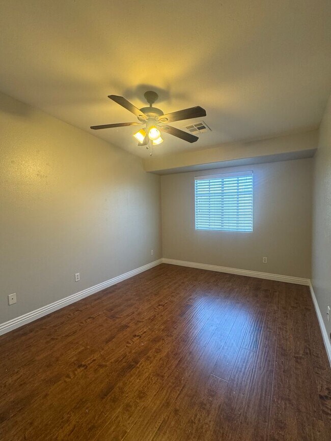 Building Photo - 2066 Cary Grant Ct