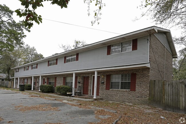 Building Photo - 706 St Marys Dr