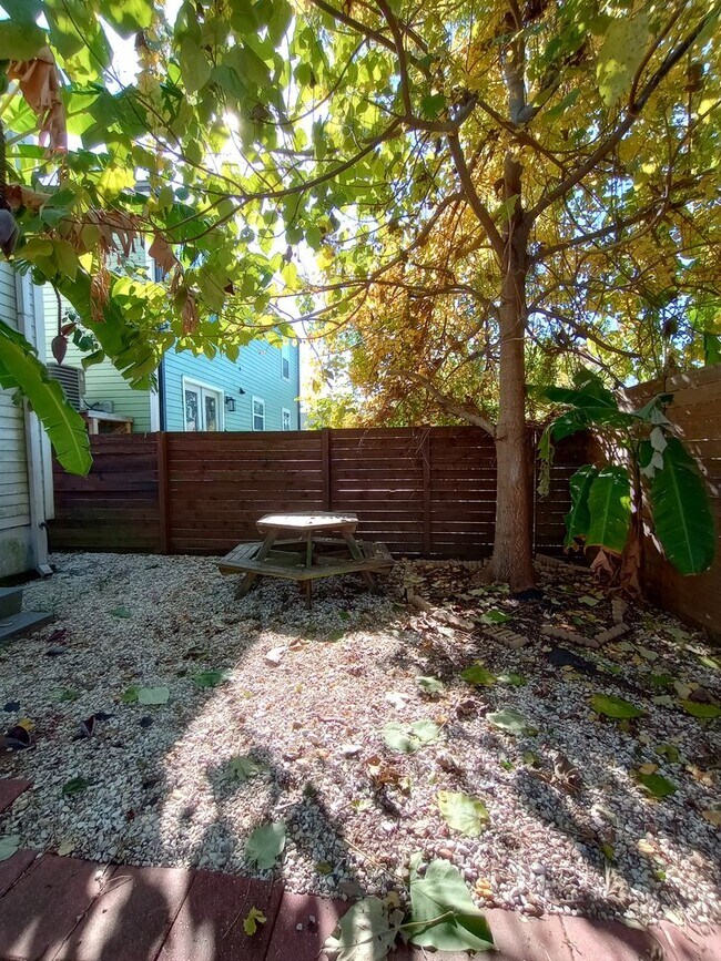 Building Photo - General Ogden