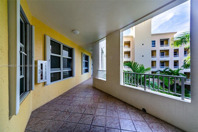 Building Photo - 707 Crandon Blvd