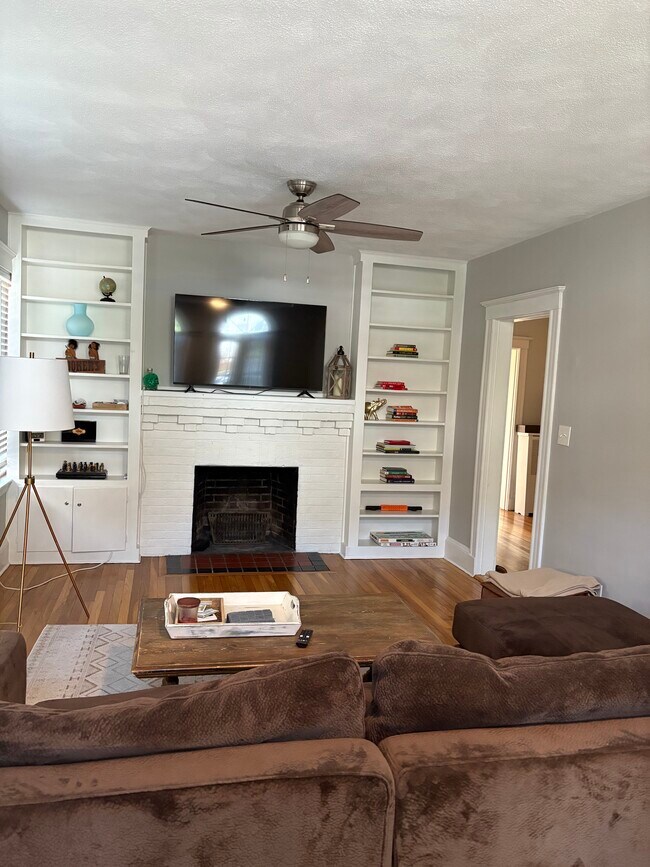 Building Photo - 51 Algonquin Rd