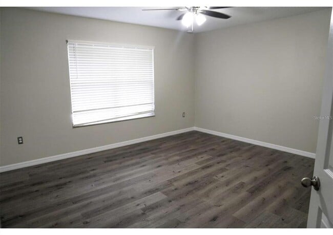 Building Photo - 4840 Poolside Dr