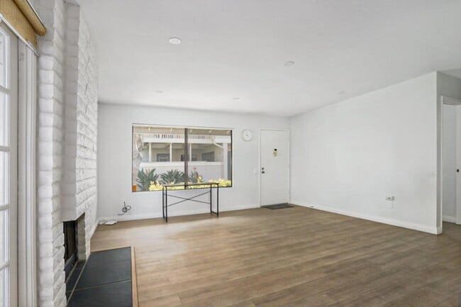 Building Photo - 3857 Camino Lindo