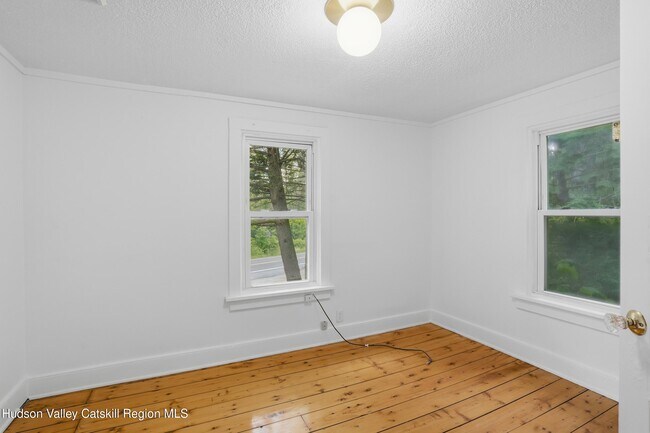 Building Photo - 872 NY-212