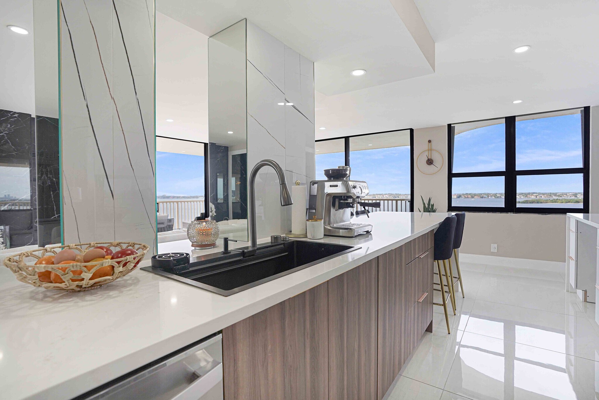 Building Photo - 5480 N Ocean Dr
