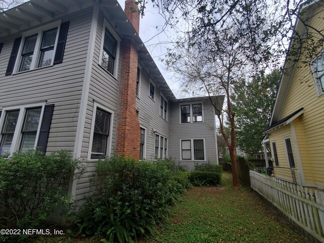 Building Photo - 2846 Sydney St