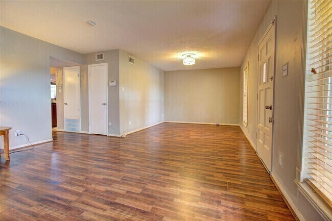 Building Photo - 10432 Hammerly Blvd