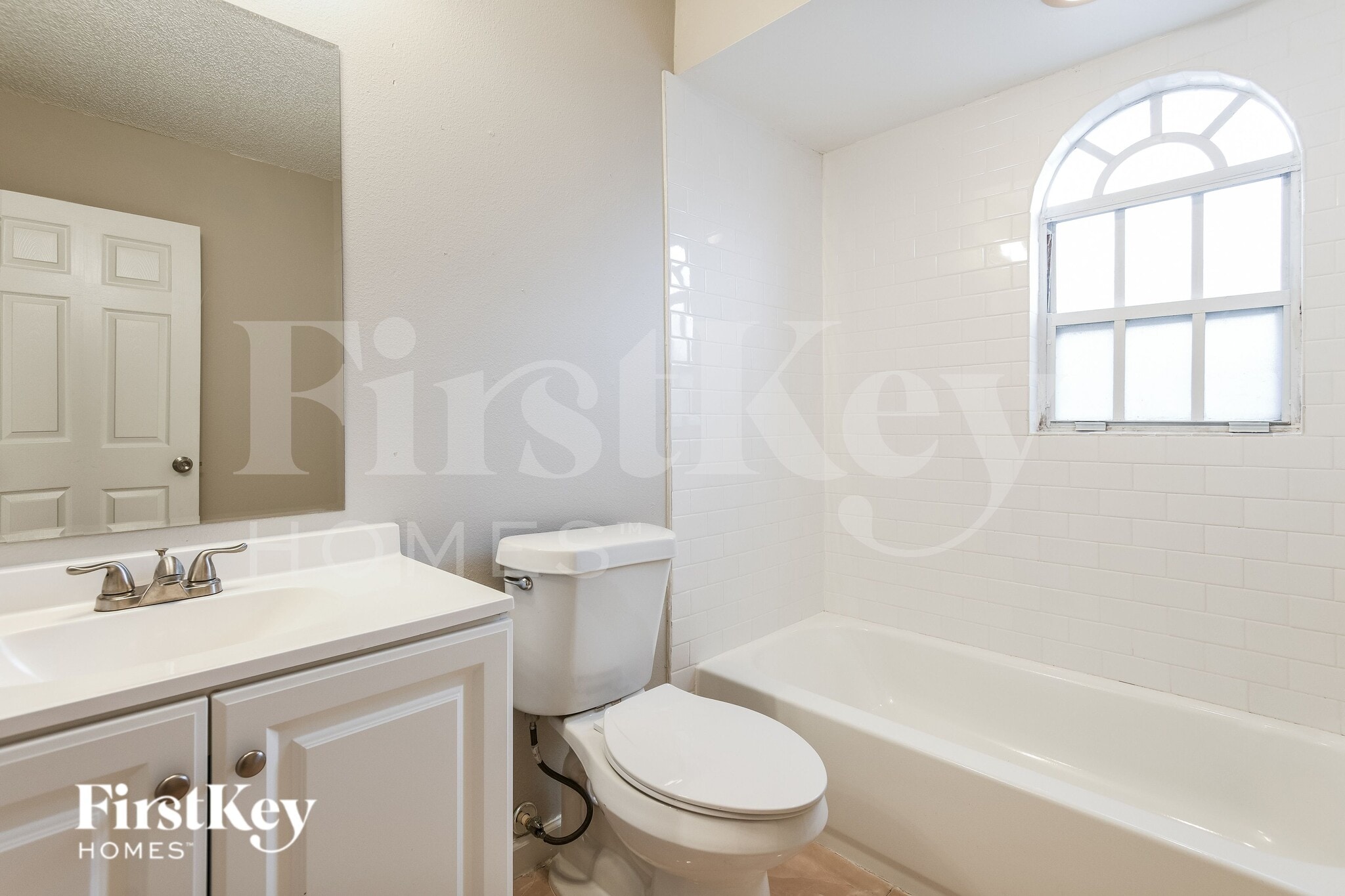 Building Photo - 12816 Enclave Dr