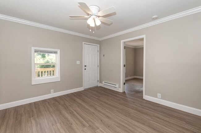 Building Photo - Two Bedroom Home!