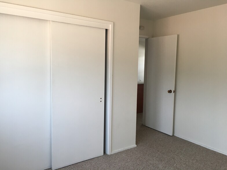 Bedroom - 2117 Rose St